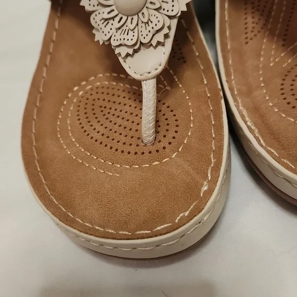 New!Light beige flower wedge flip flop arch support thong sandal off white ivory - Picture 6 of 11